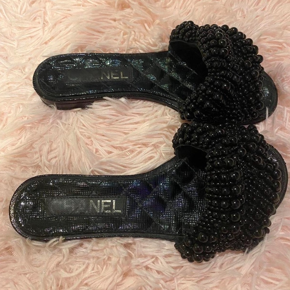 CHANEL • SANDALS